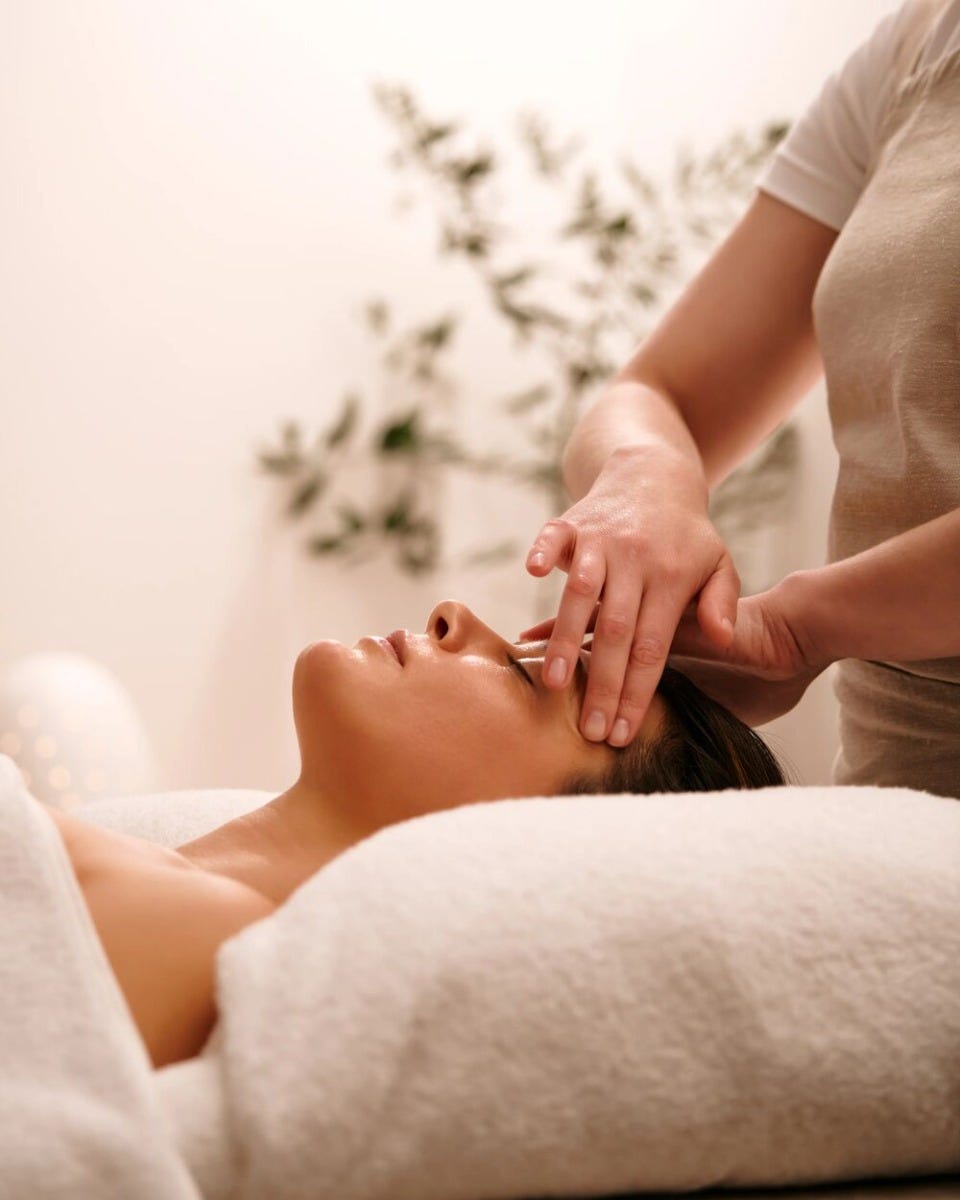 Sculpt & Glow Facial