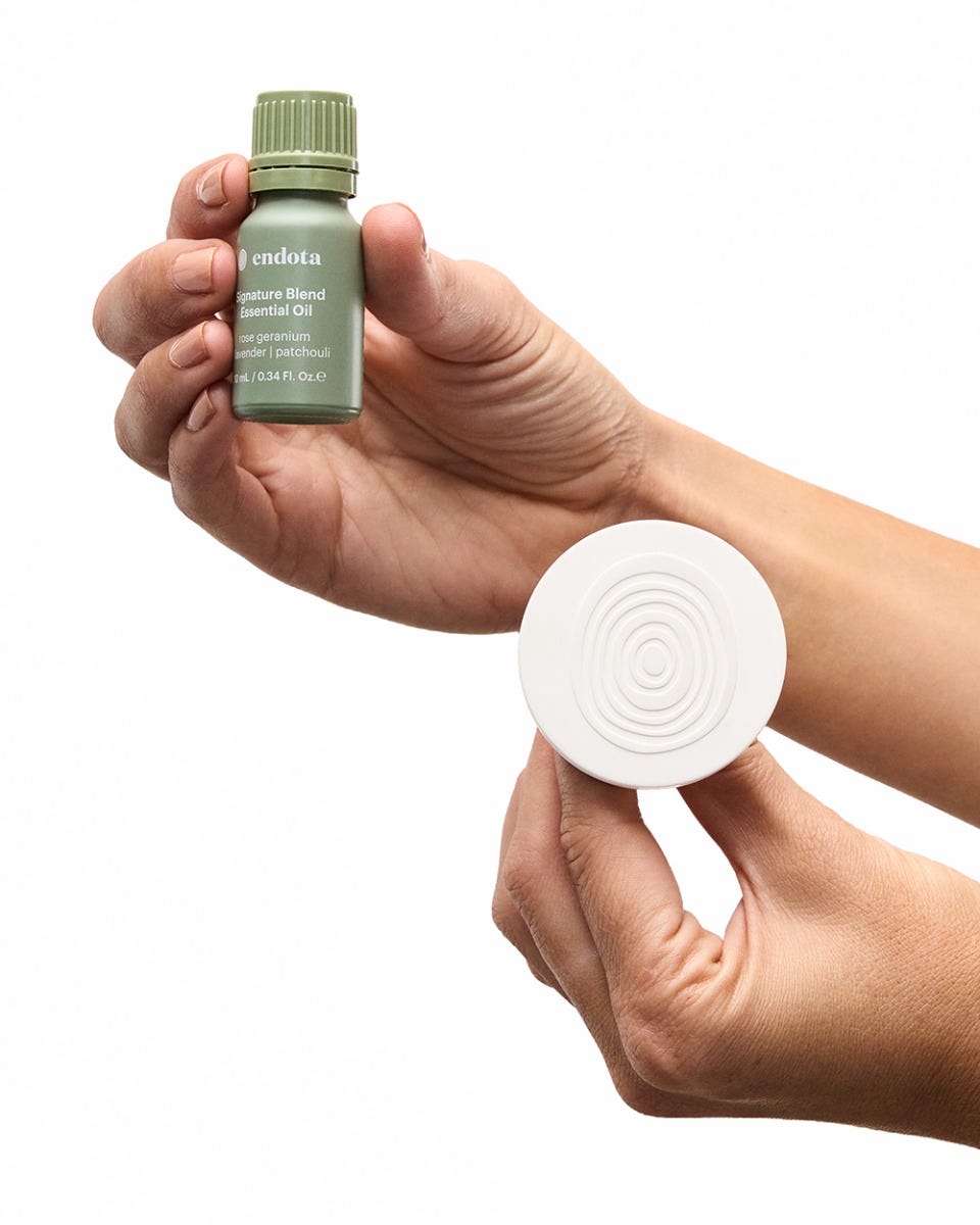 ceramic car diffuser pack in-hand